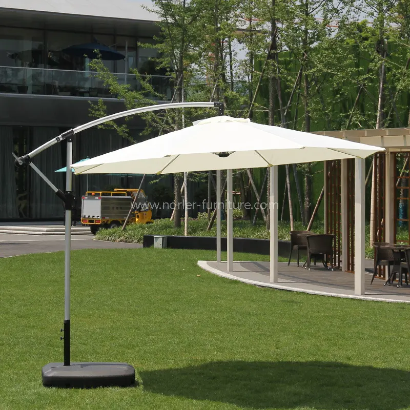 ອັນໃດເຮັດໃຫ້ Norler's All-Aluminum Brushed Banana Parasol ເປັນການແກ້ໄຂຮົ່ມສູງສຸດສໍາລັບການດໍາລົງຊີວິດກາງແຈ້ງ?